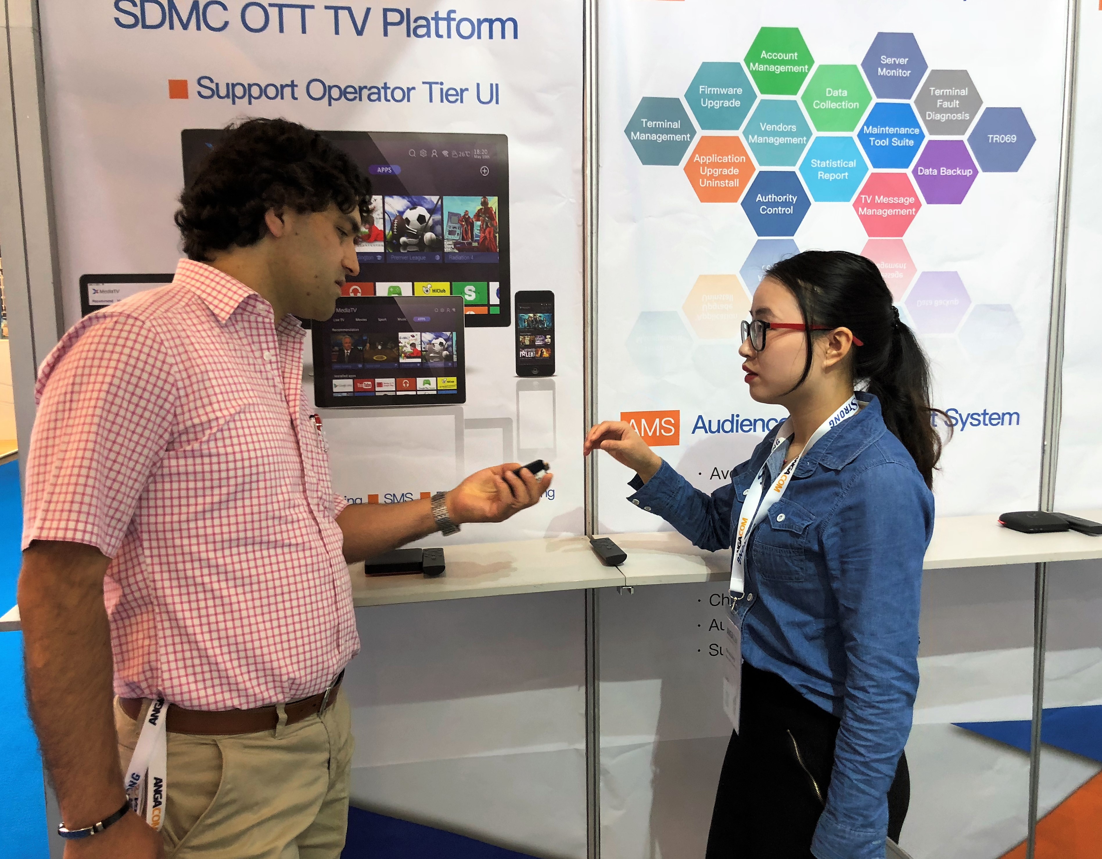 ANGACOM展会 J9九游国际立异产品轮替亮相